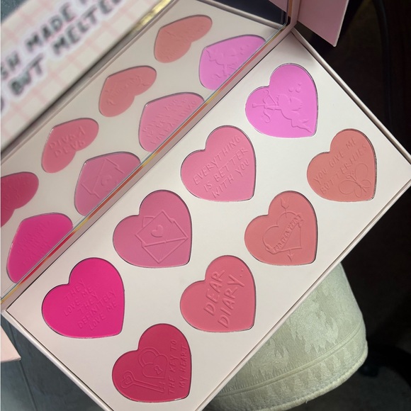 P. Louise My First Blush Palette Romantic Pink Hues Hearts BNIB - Picture 3 of 14